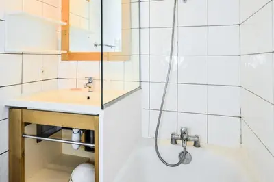 Salle de bains dans l'établissement Résidence Les Chalets des Arolles - maeva Home - Studio 4 Personnes - Confort MAE-8704