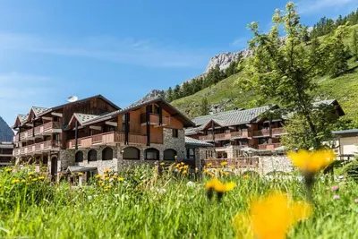 Vue générale sur la montagne ou vue sur la montagne depuis l'appartement