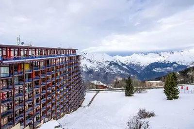 Vue générale sur la montagne ou vue sur la montagne depuis l'appartement