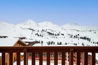 Vue générale sur la montagne ou vue sur la montagne depuis l'appartement