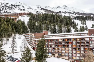 Vue générale sur la montagne ou vue sur la montagne depuis l'appartement