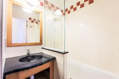 Salle de bains dans l'établissement Résidence Les Constellations - maeva Home - Studio 4 personnes Confort MAE-5086