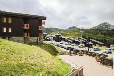 Vue générale sur la montagne ou vue sur la montagne depuis l'appartement