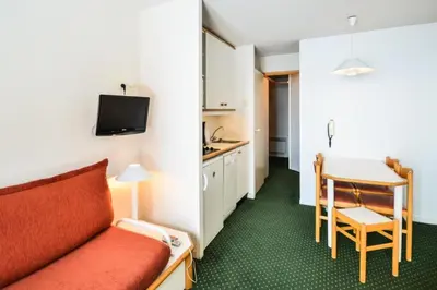 Cuisine ou kitchenette dans l'établissement Résidence Les Constellations - maeva Home - Studio 5 Personnes Confort MAE-5963