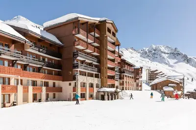 Vue générale sur la montagne ou vue sur la montagne depuis l'appartement