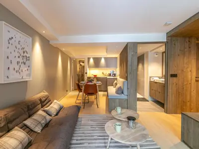 Plan de l'établissement Cocon chaleureux avec Wifi, garage et accès direct aux pistes dans résidence neuve à Val-d'Isère - FR-1-694-326