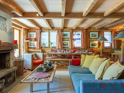 Coin salon dans l'établissement Duplex de standing au pied des pistes avec cheminée, terrasse et garage – Modane - FR-1-694-329
