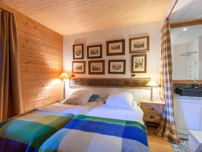 Un ou plusieurs lits dans un hébergement de l'établissement Duplex de standing au pied des pistes avec cheminée, terrasse et garage – Modane - FR-1-694-329