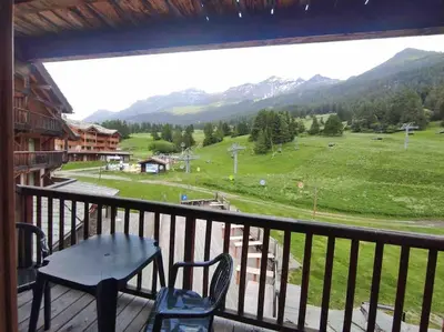Vue générale sur la montagne ou vue sur la montagne depuis l'appartement