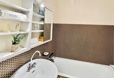 Salle de bains dans l'établissement Résidence Hameaux De Val - Grand T3 avec deux salles de bain au sein d'une résidence calme proche de toutes commodités MAE-1974