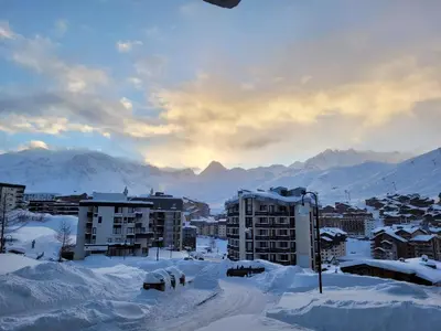 Vue générale sur la montagne ou vue sur la montagne depuis l'appartement