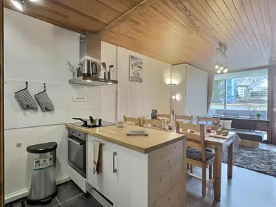 Cuisine ou kitchenette dans l'établissement Appartement Tignes 2100 - 4-6 personnes - 1 chambre - 4 lits - Wifi haut débit - Parking couvert inclus