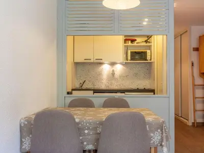 Cuisine ou kitchenette dans l'établissement Studio cosy 3 pers avec parking et WiFi à Val-d'Isère - FR-1-694-335