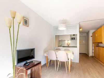 Cuisine ou kitchenette dans l'établissement Studio cosy 3 pers avec parking et WiFi à Val-d'Isère - FR-1-694-335