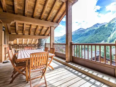Vue générale sur la montagne ou vue sur la montagne depuis l'appartement