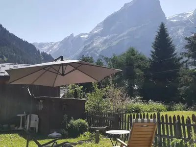 Vue générale sur la montagne ou vue sur la montagne depuis le chalet