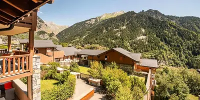 Vue générale sur la montagne ou vue sur la montagne depuis l'appartement
