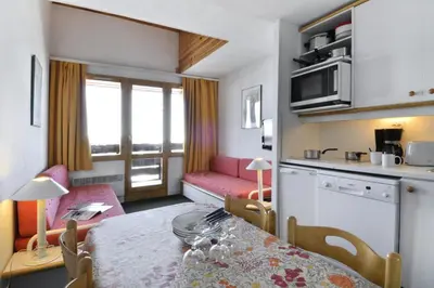 Cuisine ou kitchenette dans l'établissement Résidence Licorne - Appartement fonctionnel · Skis aux pieds · Vue pistes · Casier à skis MAE-6414