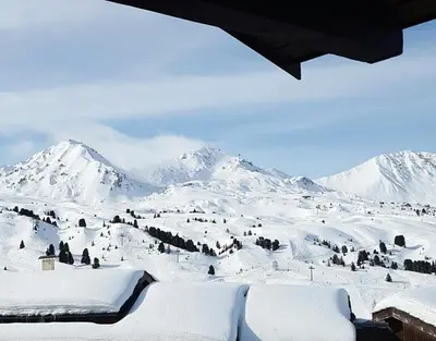 Vue générale sur la montagne ou vue sur la montagne depuis l'appartement