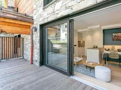 Balcon ou terrasse dans l'établissement Appartement de standing avec garage, wifi et terrasse au pied des pistes à Val-d'Isère - FR-1-694-332