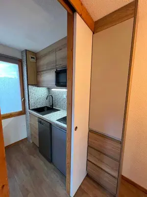 Cuisine ou kitchenette dans l'établissement Appartement 1 chambre Croix du Sud Belle Plagne