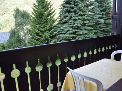Balcon ou terrasse dans l'établissement Appartement ensoleillé pour 4 personnes - FR-1-464-220