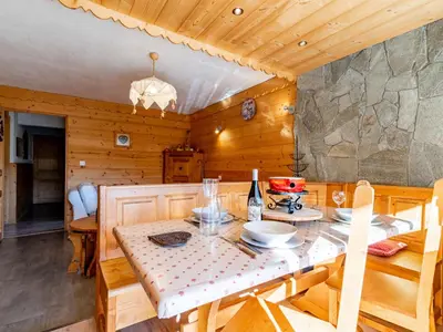 Coin salon dans l'établissement Apartment Les Grandes Balmes I et II - Le Lac-11 by Interhome
