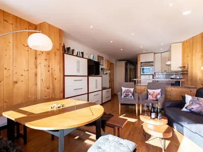 Cuisine ou kitchenette dans l'établissement Apartment Le Curling B - Val Claret-41 by Interhome