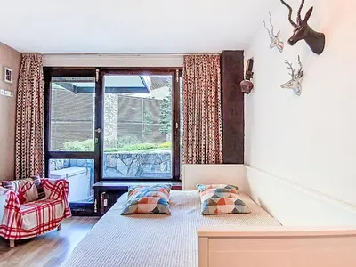 Un ou plusieurs lits dans un hébergement de l'établissement Studio Les Moutières B1 et B2 - Val Claret-26 by Interhome