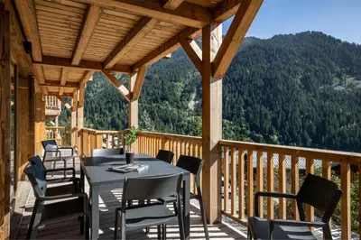 Vue générale sur la montagne ou vue sur la montagne depuis l'appartement