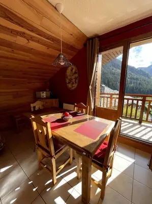 Vue générale sur la montagne ou vue sur la montagne depuis l'appartement