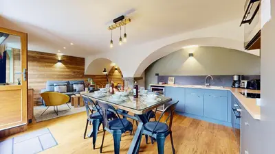 Cuisine ou kitchenette dans l'établissement Le marmotton, le charme savoyard