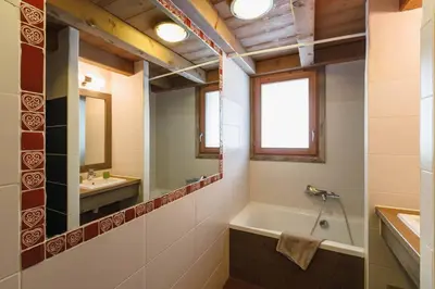 Salle de bains dans l'établissement Chalet Bio Corti 6p. 3 ch proche pistes/commerces