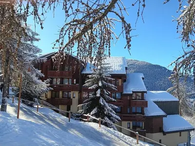 Vue générale sur la montagne ou vue sur la montagne depuis l'appartement