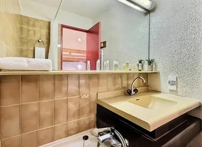 Salle de bains dans l'établissement Résidence Home Club - Studio 4 personnes + parking au coeur du Lavachet MAE-2954