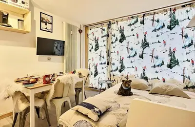 Télévision ou salle de divertissement dans l'établissement Résidence Home Club - Studio cabine très agréable, exposé plein Sud avec vue sur la Grande Motte MAE-2964