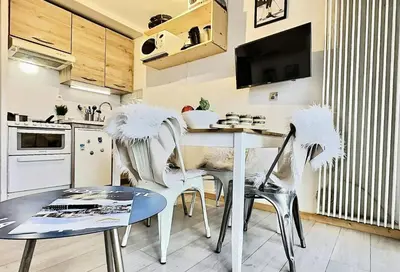 Cuisine ou kitchenette dans l'établissement Résidence Home Club - Studio cabine très agréable, exposé plein Sud avec vue sur la Grande Motte MAE-2964