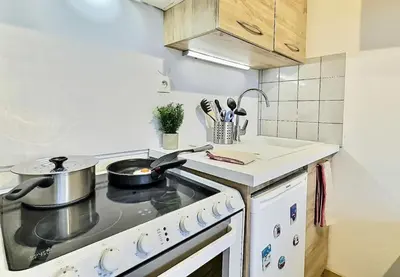 Cuisine ou kitchenette dans l'établissement Résidence Home Club - Studio cabine très agréable, exposé plein Sud avec vue sur la Grande Motte MAE-2964