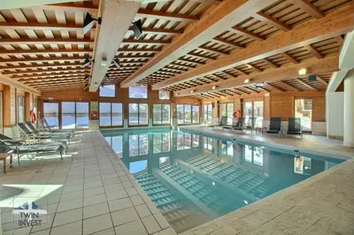 Piscine de l'établissement ARC 1950 - Appartement 10 personnes Duplex Cheminée - ski aux pieds - Sauna, Hammam, Jacuzzi ou située à proximité