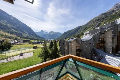 Vue générale sur la montagne ou vue sur la montagne depuis l'appartement