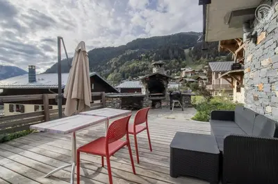 Vue générale sur la montagne ou vue sur la montagne depuis l'appartement
