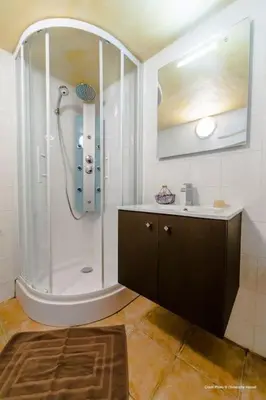 Salle de bains dans l'établissement Chalet Ancolie