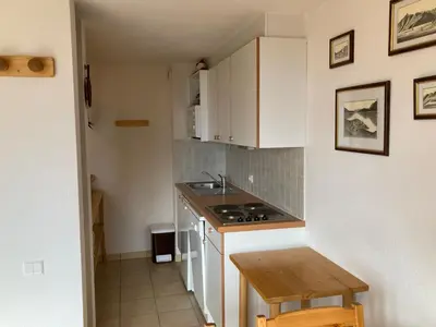 Cuisine ou kitchenette dans l'établissement Duplex cosy à Termignon-Val Cenis, 7 pers, au pied des pistes, balcon, garage, Wi-Fi gratuit - FR-1-508-295
