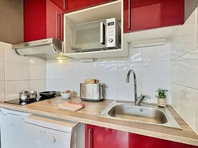 Cuisine ou kitchenette dans l'établissement Studio rénové pour 4 personnes proche pistes à Tignes Lavachet - FR-1-411-911