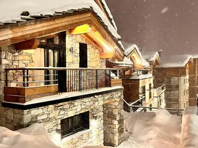 L'établissement Cocon intime avec WiFi, garage, et accès direct aux pistes dans résidence neuve à Val d'Isère - FR-1-694-339 en hiver