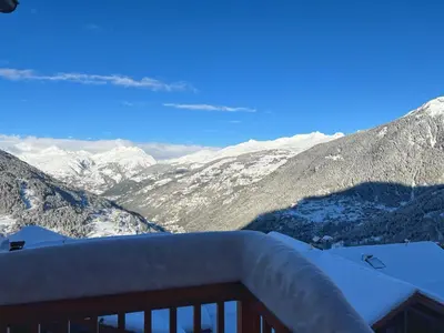 Vue générale sur la montagne ou vue sur la montagne depuis l'appartement