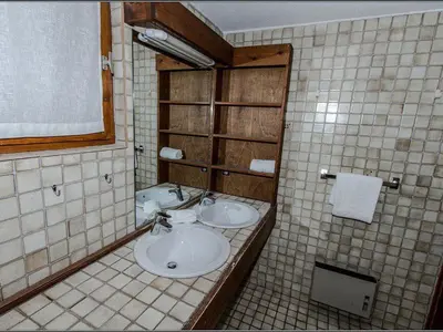 Salle de bains dans l'établissement Appartement confortable Centre station - FR-1-518-139
