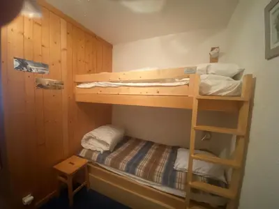 Un ou plusieurs lits dans un hébergement de l'établissement Studio ski aux pieds avec balcon aux Arcs 1800 - FR-1-346-561