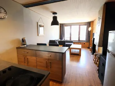 Cuisine ou kitchenette dans l'établissement Appartement confortable au pied des pistes - 6 personnes - FR-1-502-546