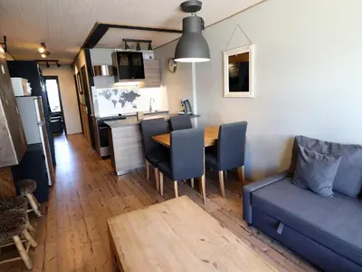 Cuisine ou kitchenette dans l'établissement Appartement confortable au pied des pistes - 6 personnes - FR-1-502-546